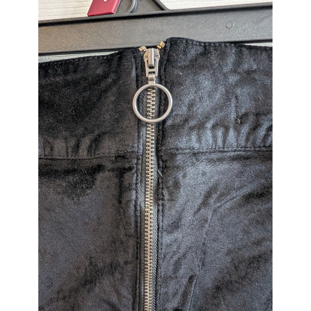 Free People‎ Velvet Corduroy Mini Skirt Womens Black O-Ring Zip Front - Size 28 - Picture 5 of 6
